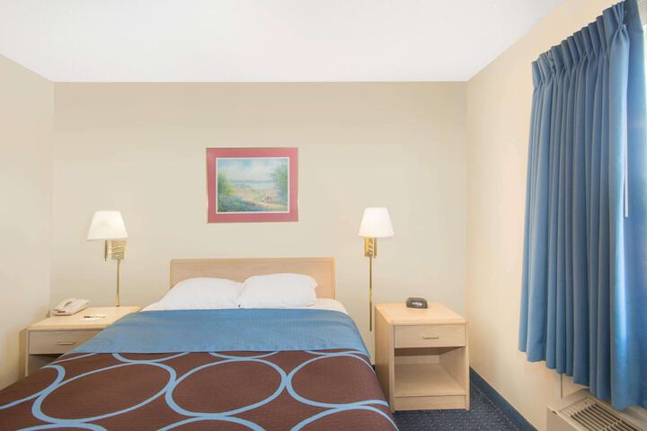 Room 27 of 31