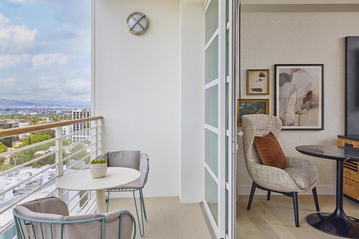 Cameo Beverly Hills LXR Hotels & Resorts