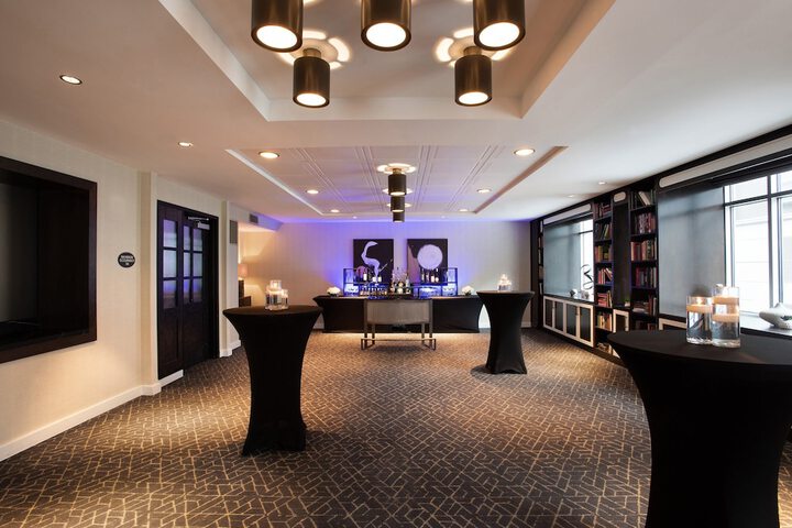 Lounge 89 of 106