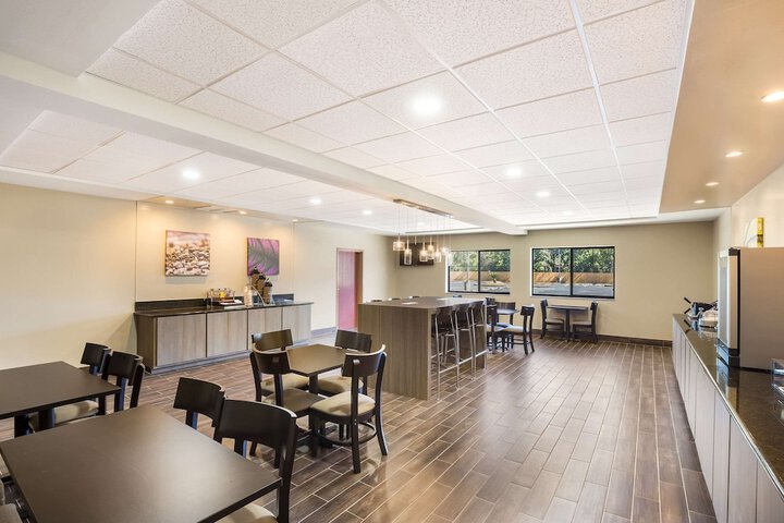 Sleep Inn & Suites North Mobile Saraland