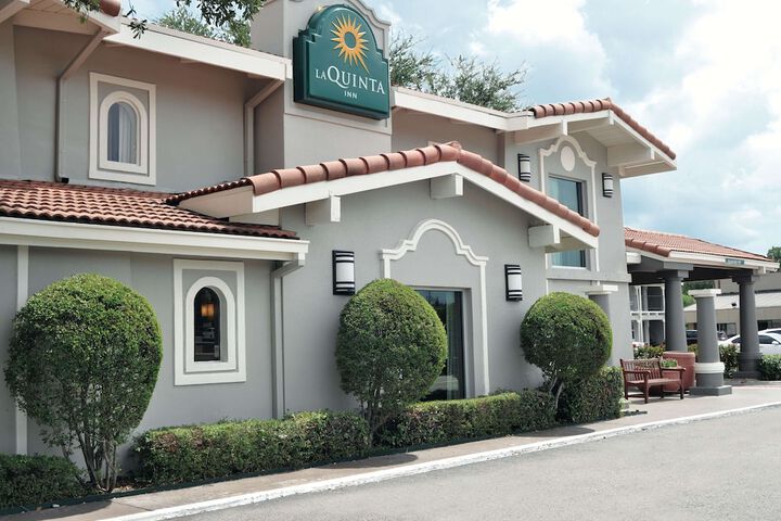 Hotel 7 of 102