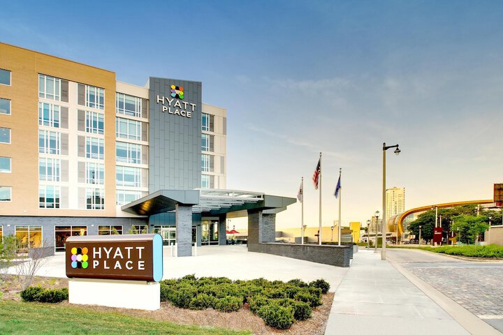 Hyatt Place Milwaukee / Downtown