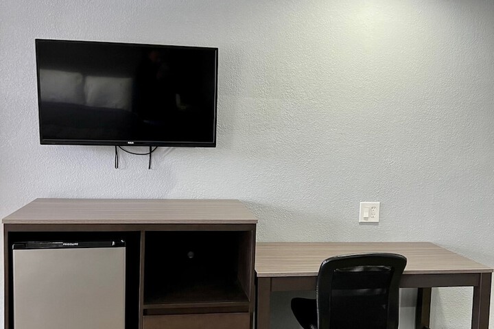 Room 13 of 23