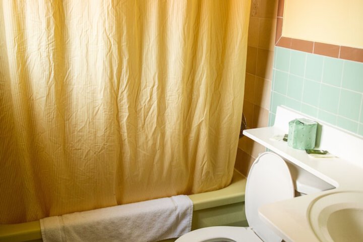 Room 52 of 90