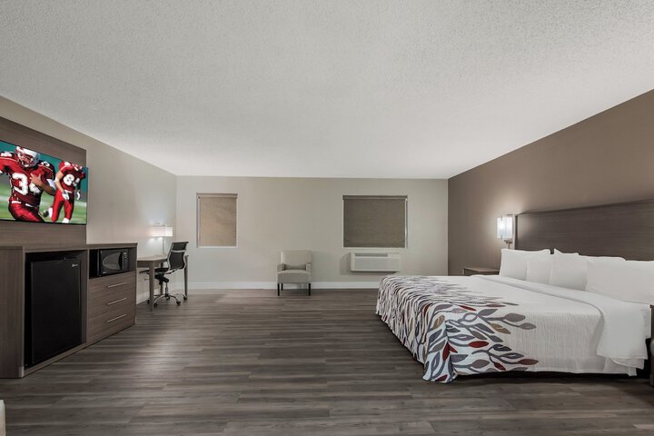 Red Roof Inn & Suites Vineland - Buena