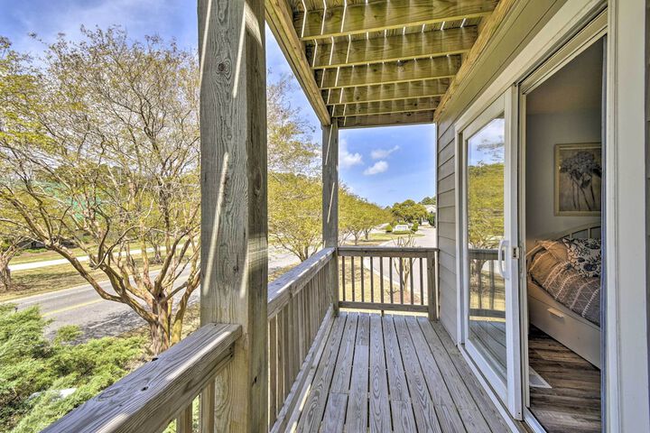 Home w / Deck in Corolla Light: Walk to Beach!