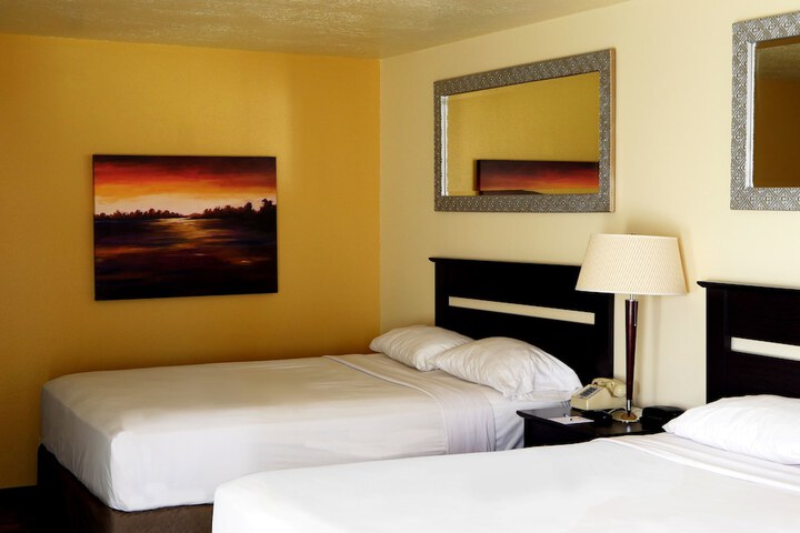 Room 6 of 32