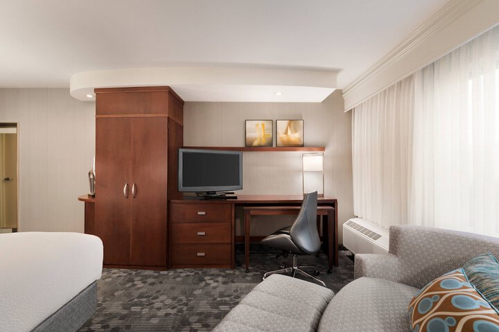 Room 27 of 45