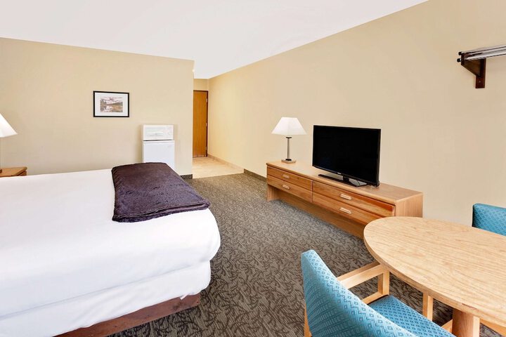 Room 30 of 46
