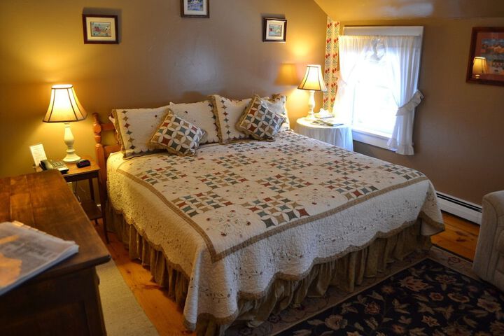 Room 33 of 108