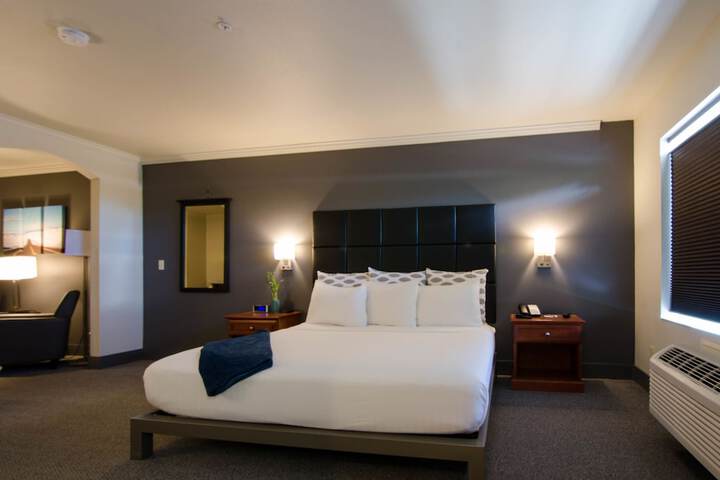 Room 32 of 70