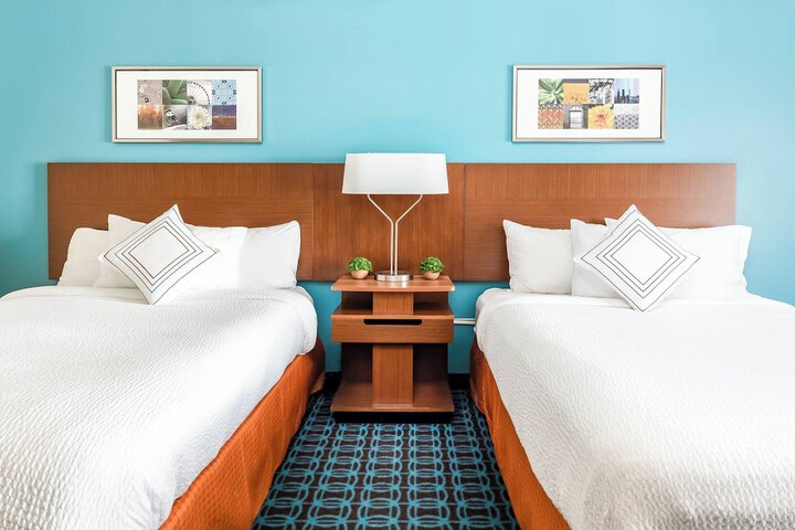 Room 13 of 28