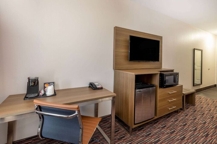 La Quinta Inn & Suites by Wyndham Wichita Falls - MSU Area