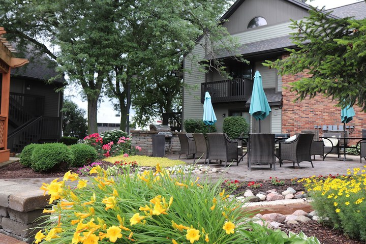 Hotel Exterior 53 of 61