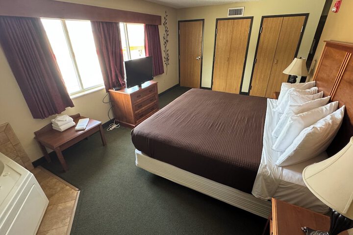 AmericInn by Wyndham McAlester