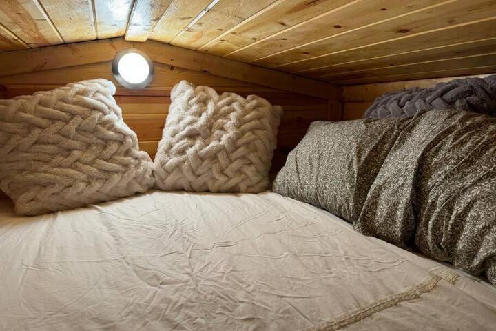 Shangrila Tiny Home near Dove Ridge Winery