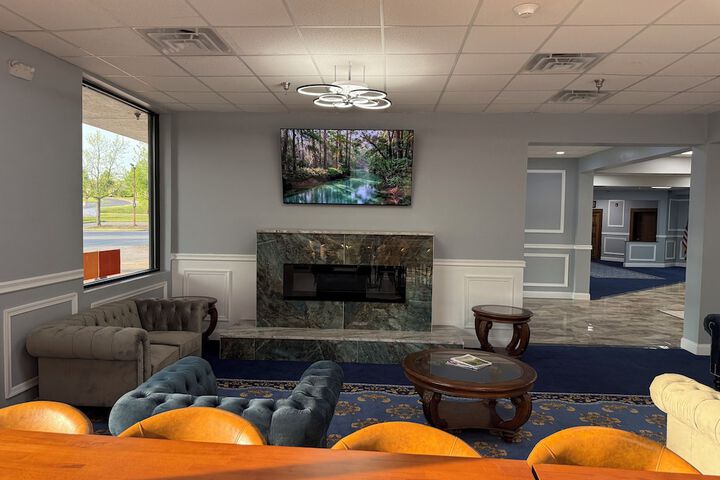 Holiday Lodge Hotel & Conference Center
