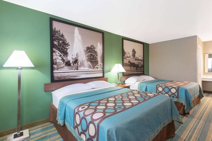 Room 8 of 14