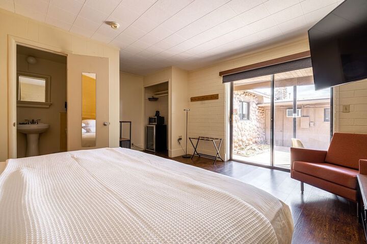Room 29 of 38