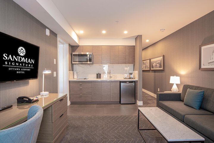Room 28 of 61