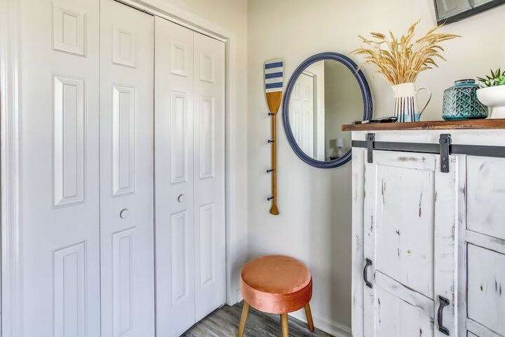 salt & Light Oceanfront Condo w / Pool & Elevator