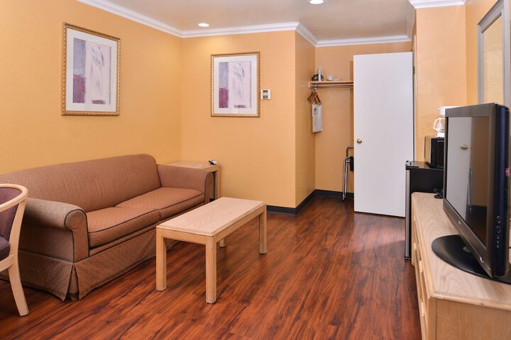 Room 18 of 31