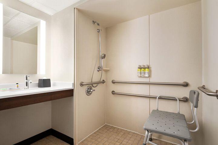 Room 15 of 36