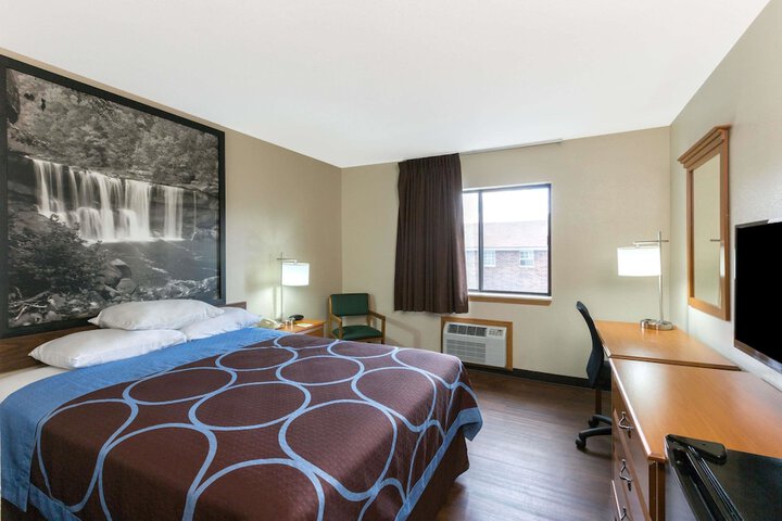 Room 14 of 22