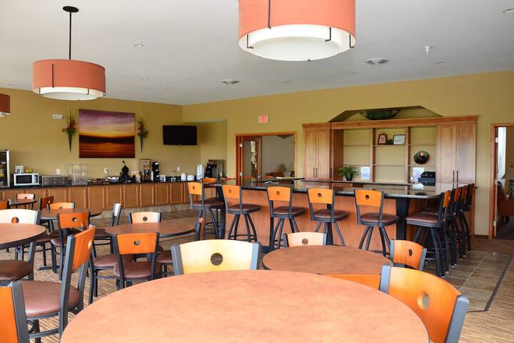 Lounge 43 of 47
