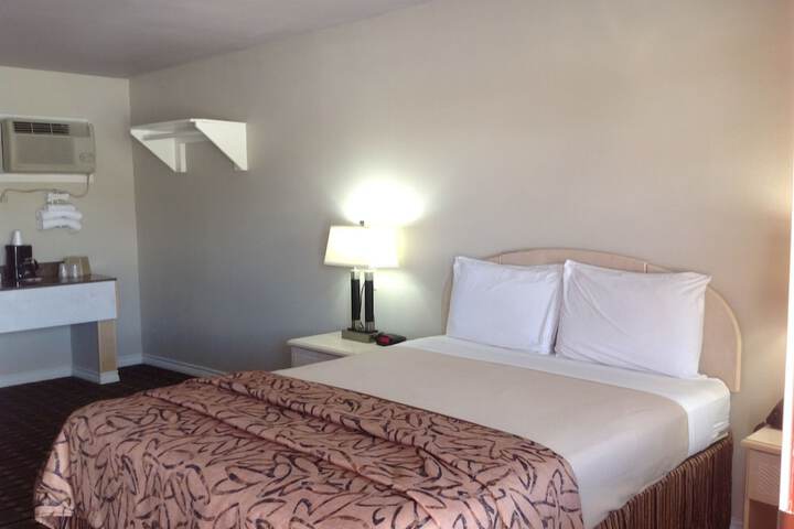 Room 16 of 18