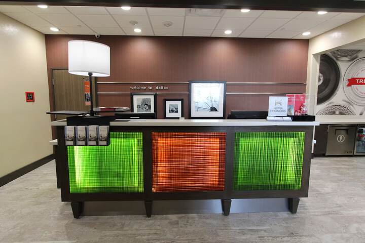 Hampton Inn & Suites Dallas Market Center