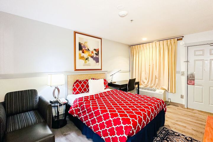 Americas Inn & Suite