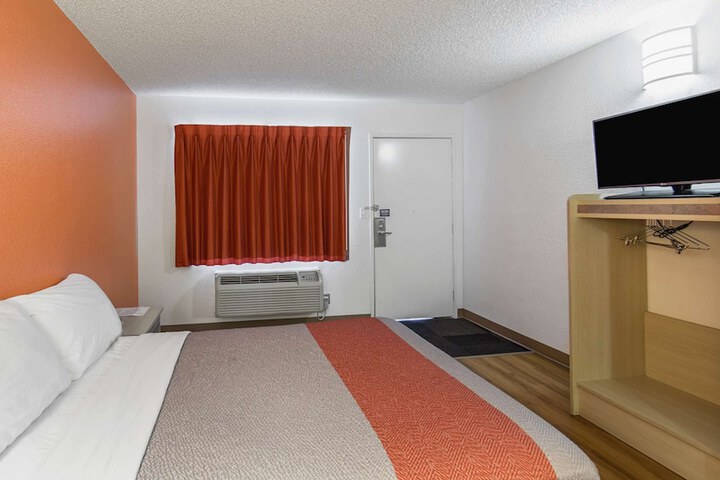 Room 18 of 31