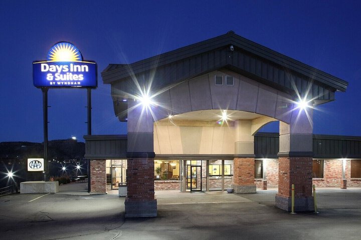 Days Inn & Suites by Wyndham Trinidad