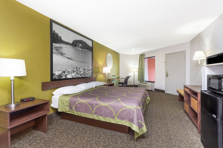 Room 19 of 28