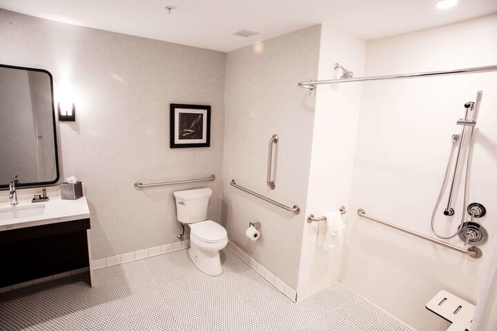 Room 13 of 48