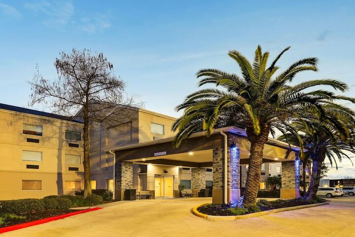 Hotel 19 of 64