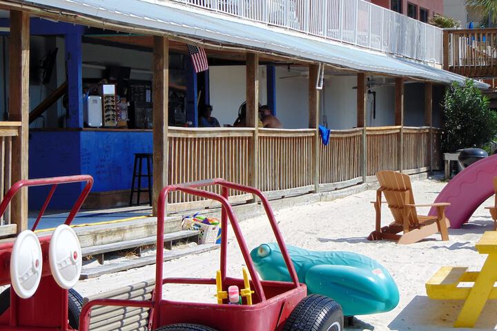 The Driftwood Lodge
