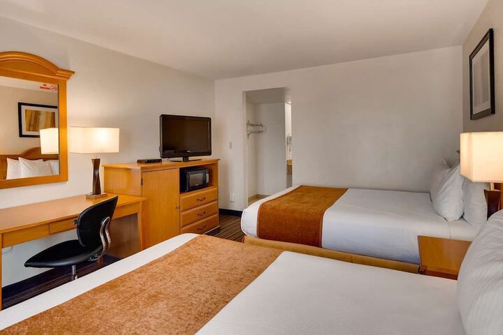 Room 25 of 37