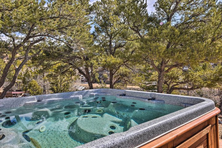 Riverfront Retreat w / Hot Tub: Fish & Hike!