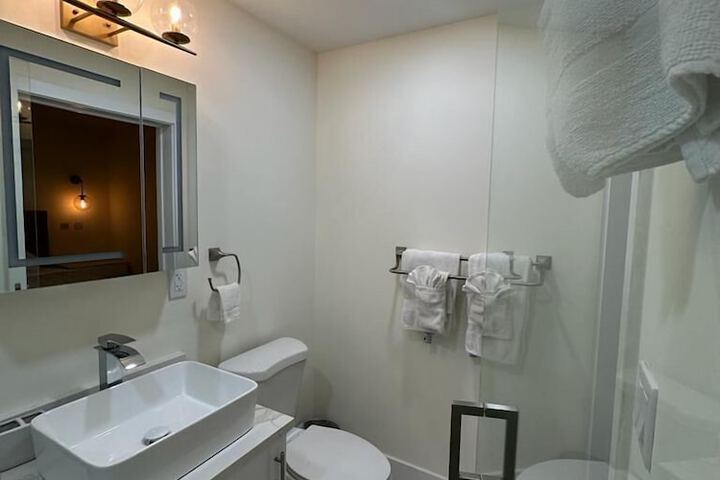 Room 13 of 35