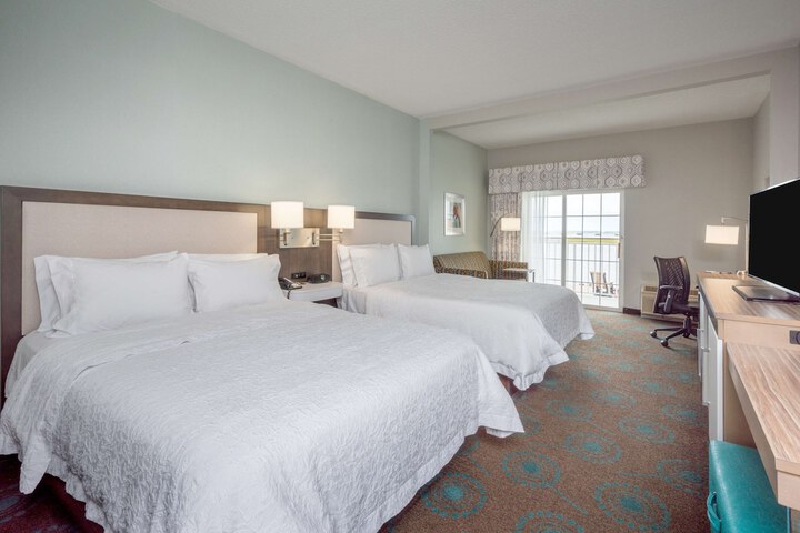 Hampton Inn & Suites Chincoteague Waterfront