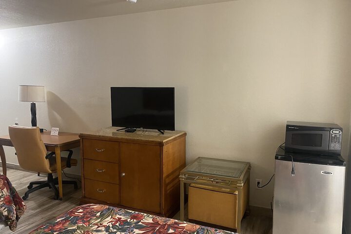 Room 33 of 49