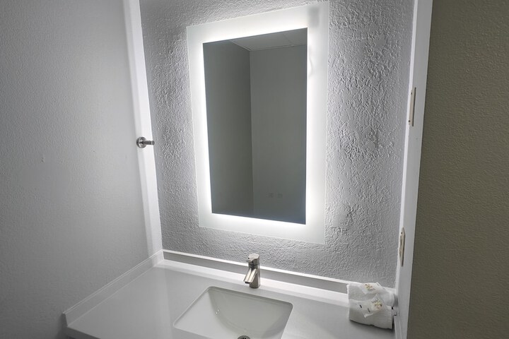 Room 28 of 50