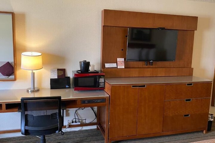 Room 29 of 33