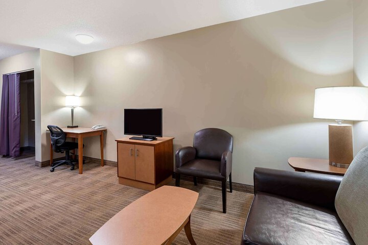 Room 27 of 32