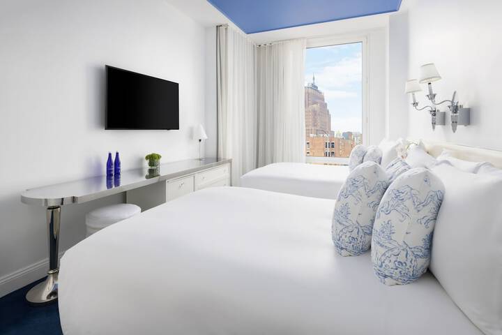 Room 42 of 114