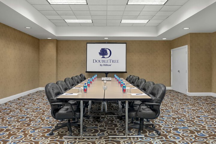 DoubleTree by Hilton Chicago OHare Airport - Rosemont