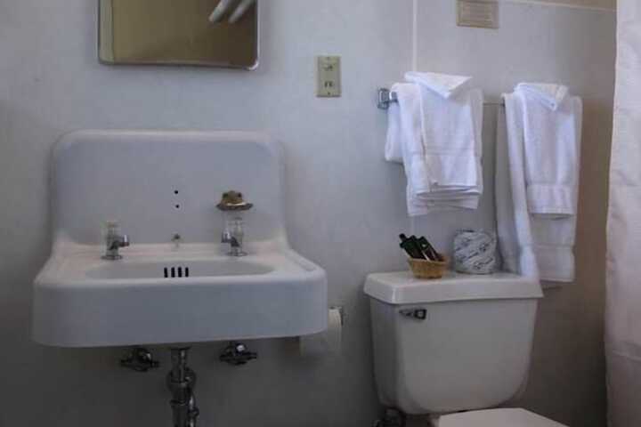 Room 26 of 34