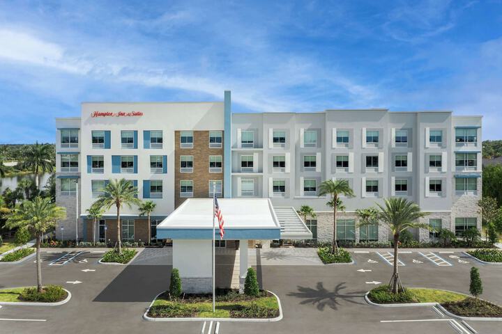 Hampton Inn & Suites Naples South